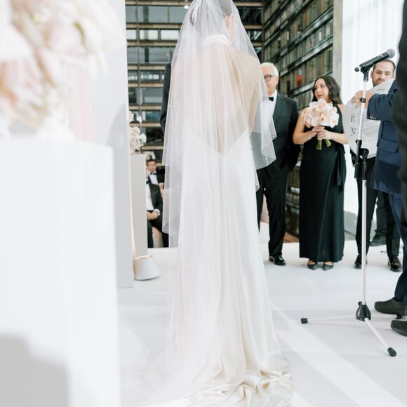 Pearl Veil - Picture 1 of 6